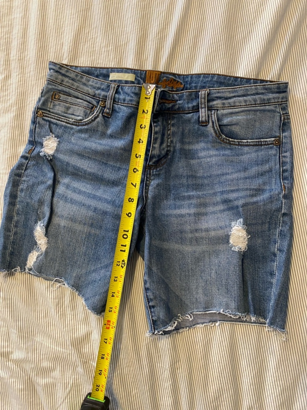 Kut from the Kloth Light Blue Distressed Boyfriend Jean Short 12 with stretch - Picture 5 of 7